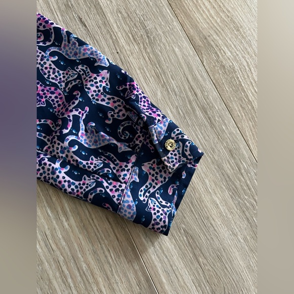Lilly Pulitzer Womens Sea View Button Down Top Oyster Bay Navy on the Catwalk XS - Picture 9 of 9